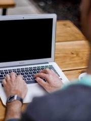 The young masterapos